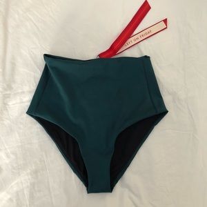 Left on Friday Hi Tide Bottom